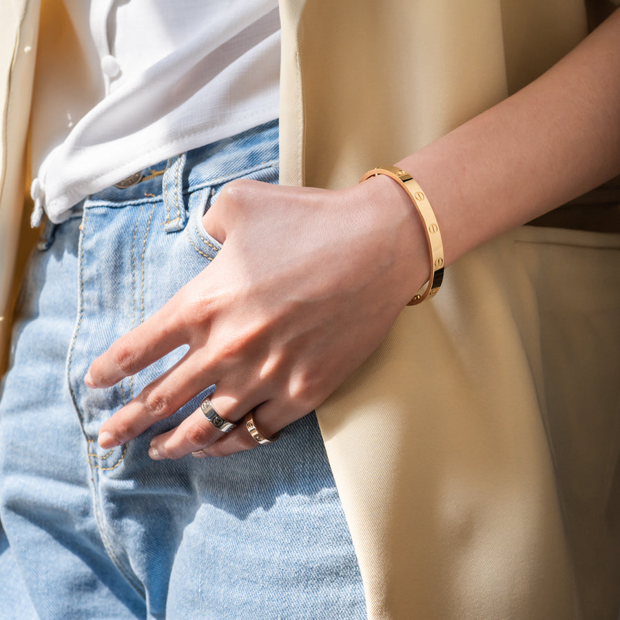 กำไลข้อมือ Cartier Love Bracelet 18K Yellow Gold Size 19# (Used) #vrca 1046