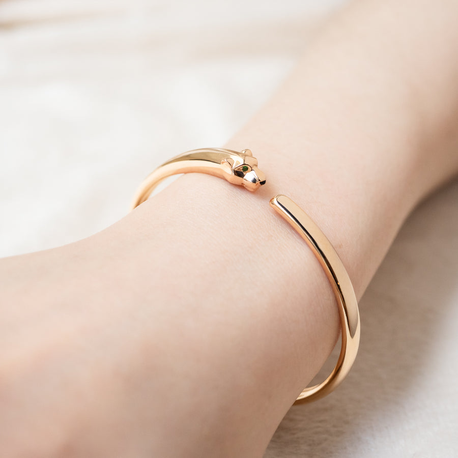 **Sold**กำไลข้อมือ Cartier Panthère de Cartier bracelet, onyx, set with 2 tsavorite garnets 18K Rose Gold Size 17# (Used) #vrcab 7570