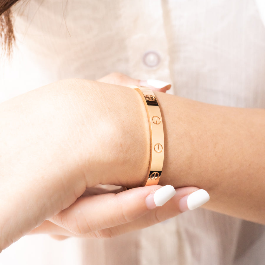 กำไลข้อมือ Cartier Love Bracelet 18K Rose Gold Size 18# (Used) #vrcab 7647