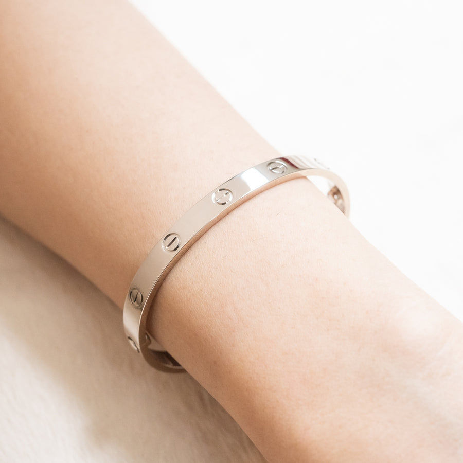 กำไล Cartier Love Bracelet 18K White Gold Size 16# (Used) #vrcab 6476