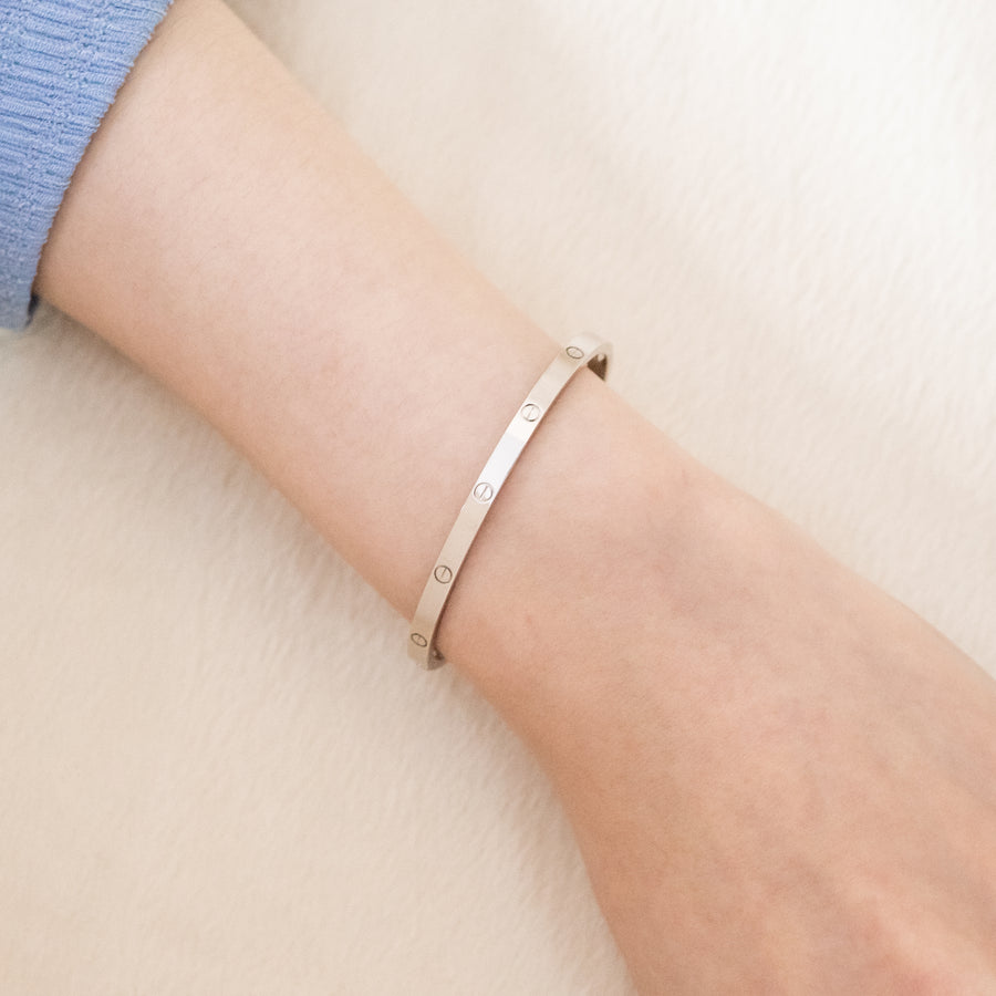 **Hold k.coke** กำไลข้อมือ Cartier Love Bracelet small model 18K White Gold Size 15# (Used) #vrcab 7145