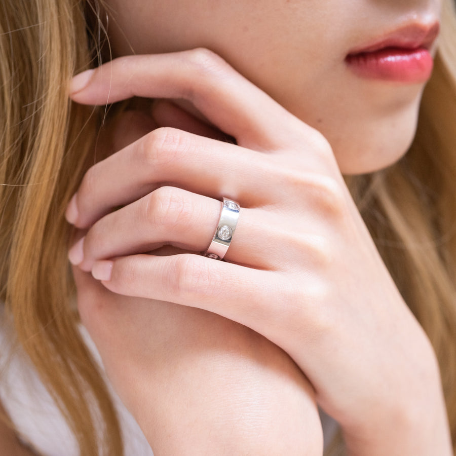 แหวน Cartier Love ring, classic model 6 diamonds 18K White Gold Size 52# (Used) #vrcarimt 7592