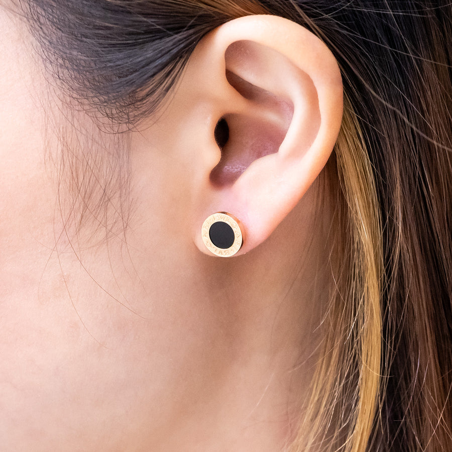 ต่างหู Bvlgari Bvlgari single stud earring with onyx / with mother-of-pearl 18K Rose Gold (Used) #vrbveim 6607