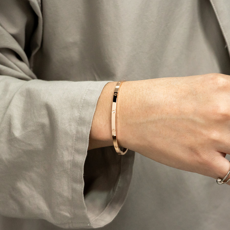 กำไลข้อมือ Cartier Love Bracelet, Small Model, 6 Diamonds 18K Rose Gold Size 15# (Used) #vrca 0943