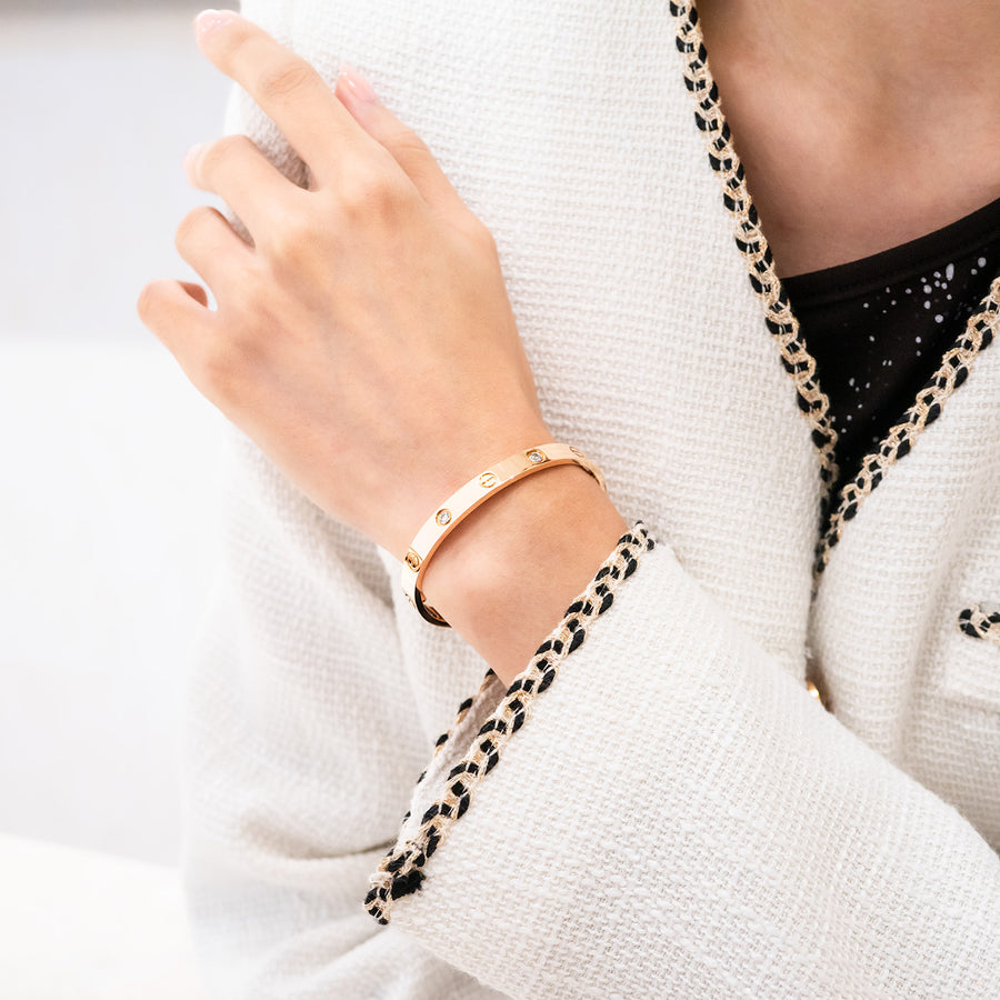 กำไลข้อมือ Cartier Love Bracelet, 4 diamonds 18K Rose Gold Size 17# (Used) #vrca 0934