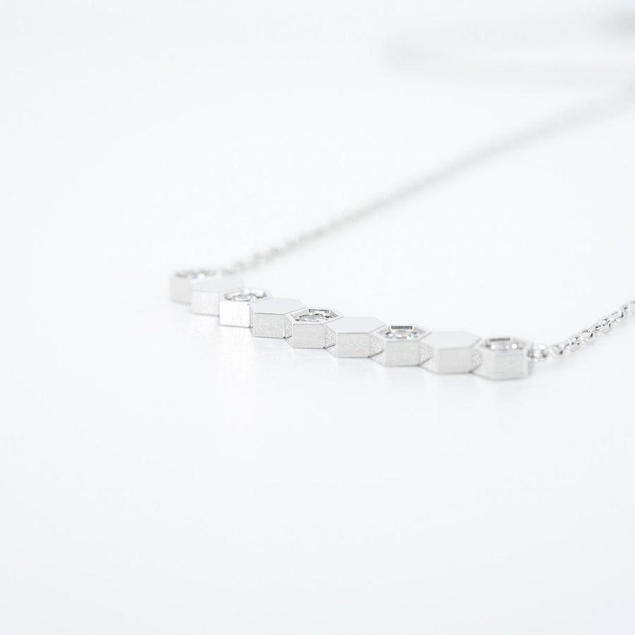 สร้อยและจี้ Chaumet Bee My Love pendant with diamonds #T3 18K White Gold Size 15-16"# (Used) #vrchau 0567