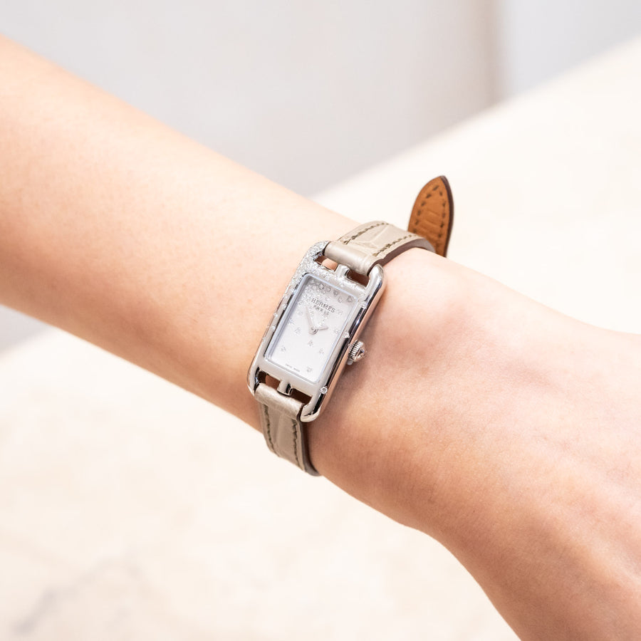 นาฬิกา Hermes Nantucket Jeté de Diamants watch, Alligator leather, Diamonds Stainless Steel Size&nbsp;17mm.# (Used) #vrhe 1066