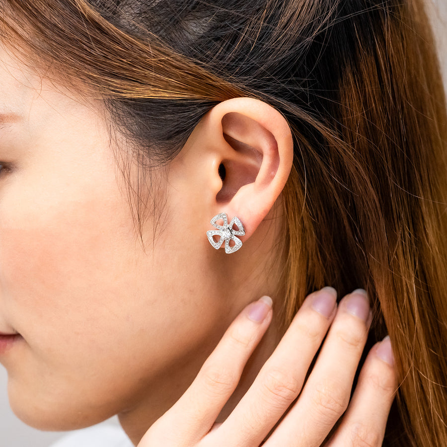 ต่างหู Bvlgari Fiorever Earrings, set with two central diamonds and pavé diamonds 18K White Gold (Used) #vrbv 0625