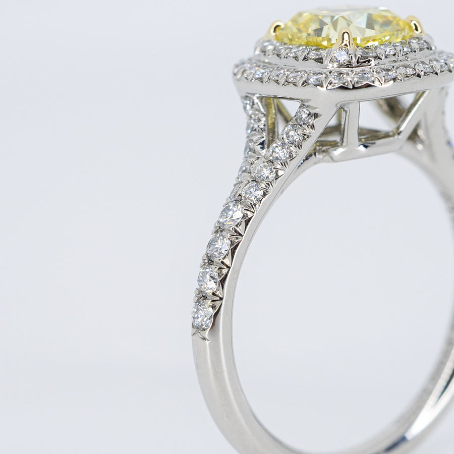 แหวน Tiffany & Co. Tiffany Soleste Cushion-cut with Yellow Diamond 1.09 Carat Halo in Platinum&Yellow Gold (Solitaire Ring) Size 49# (Used) #vrtilrf 6433