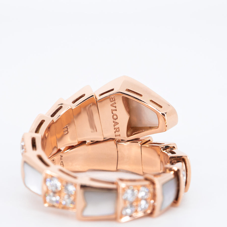 แหวน Bvlgari Serpenti Viper one-coil ring set with pavé diamonds and white mother-of-pearl elements 18K Rose Gold Size M# (Used) #vrbv 0912