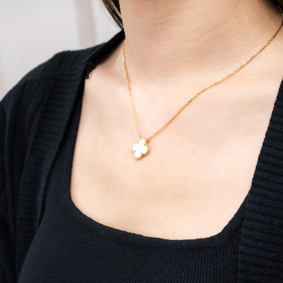 สร้อยและจี้ Van Cleef & Arpels Vintage Alhambra pendant with Mother-of-Pearl 18K Yellow Gold Size 37.5-42cm.# (Used) #vrvanl 7566