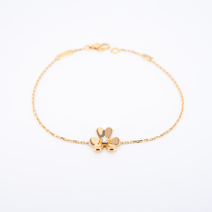 สร้อยข้อมือ Van Cleef & Arpels Frivole bracelet, mini model ,Diamond 18K Yellow Gold Size 15.75-17.25cm.# (Used) #vrvab 6721