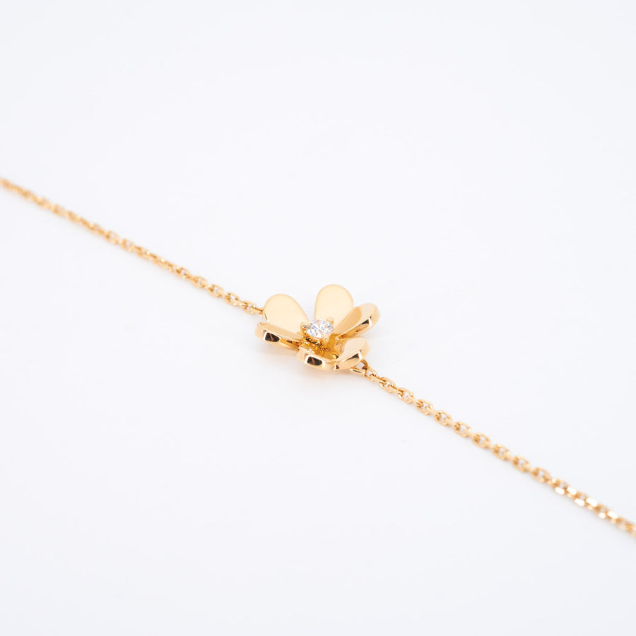 สร้อยข้อมือ Van Cleef & Arpels Frivole bracelet, mini model ,Diamond 18K Yellow Gold Size 15.75-17.25cm.# (Used) #vrvab 6721