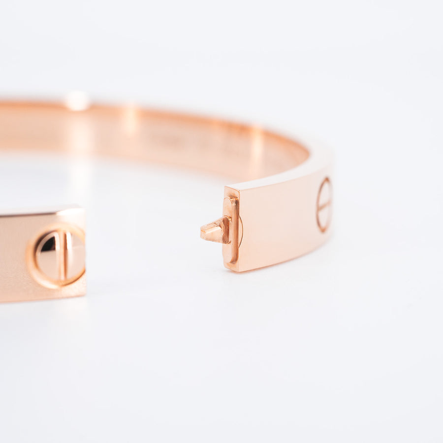 กำไล Cartier Love Bracelet, single-screw closure 18K Rose Gold Size 16# (Used) #vrcan 6885