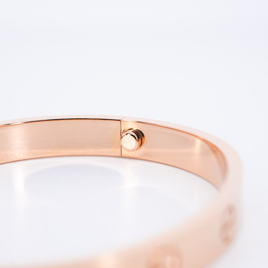 กำไล Cartier Love Bracelet, single-screw closure 18K Rose Gold Size 16# (Used) #vrcan 6885