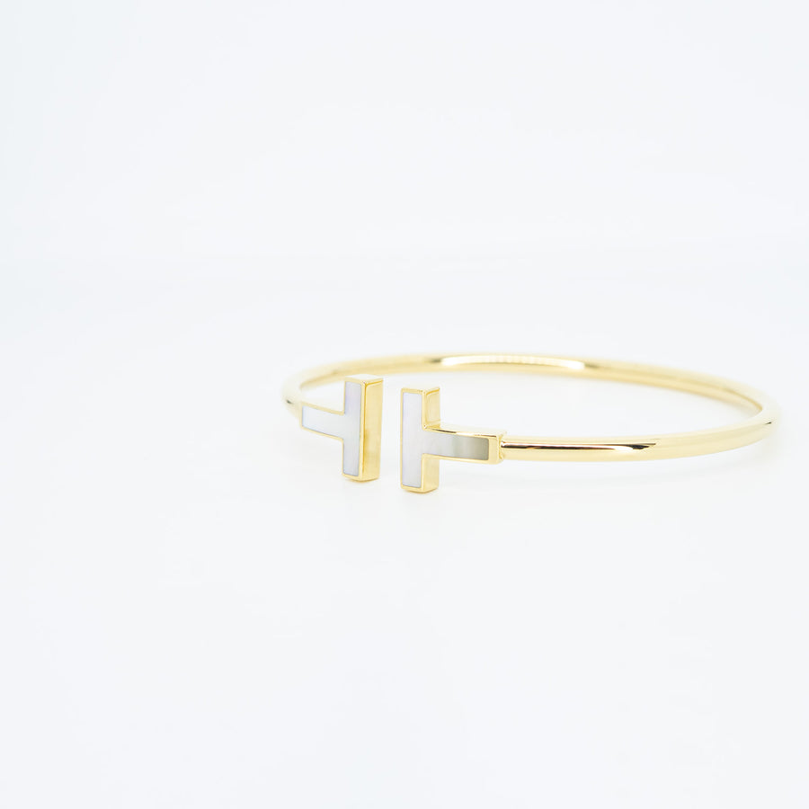 กำไล Tiffany & Co. Tiffany T Wire Bracelet, Mother-of-pearl 18K Yellow Gold Size S# (Used) #vrtib 6872