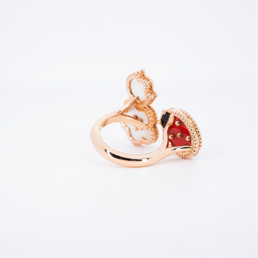 แหวน Van Cleef & Arpels Lucky Spring Between the Finger ring, Carnelian, Mother-of-pearl, Onyx 18K Rose Gold Size 51# (Used) #vrva 0842