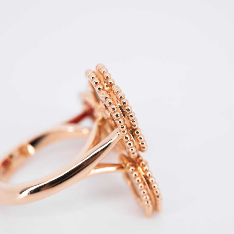 แหวน Van Cleef & Arpels Lucky Spring Between the Finger ring, Carnelian, Mother-of-pearl, Onyx 18K Rose Gold Size 51# (Used) #vrva 0842