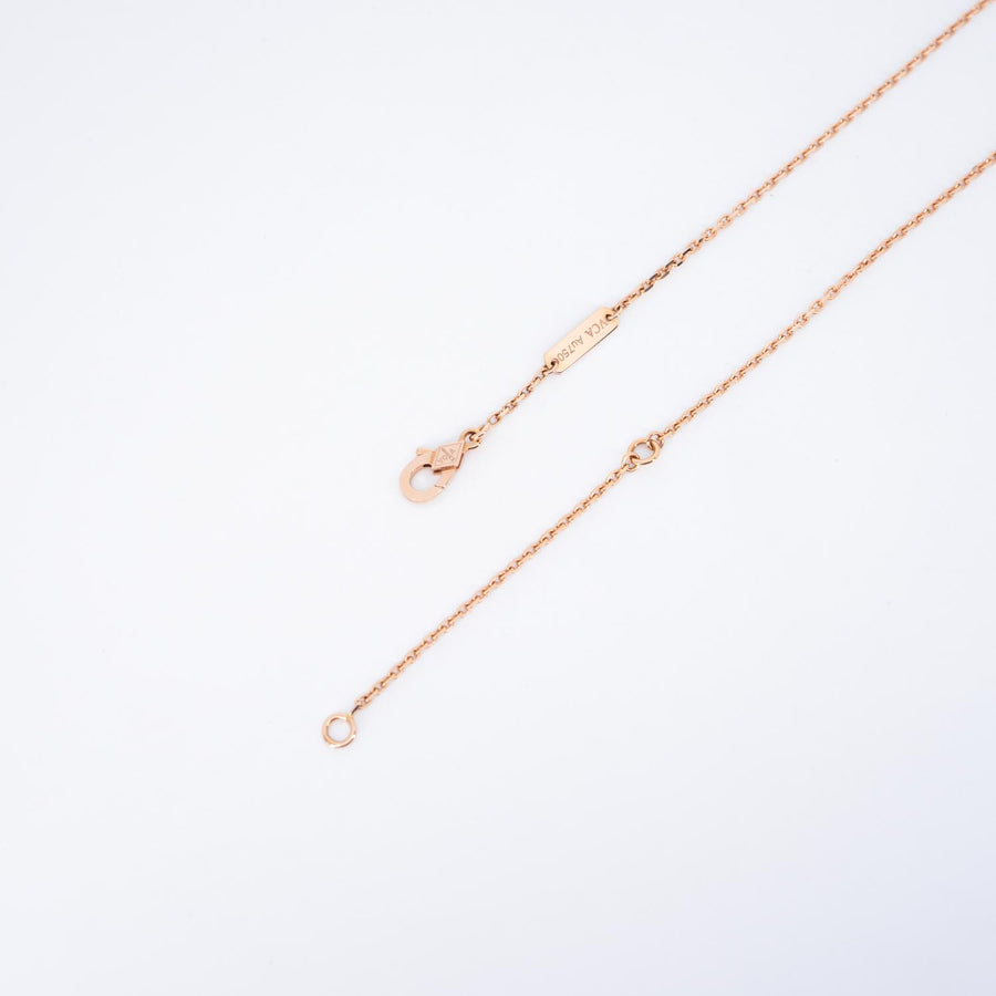 สร้อยและจี้ Van Cleef & Arpels Holiday Pendant Necklace 2023 with Obsidian and Diamond Alhambra 18K Rose Gold Size 37-41.5cm.# (Used) #vrva 0858