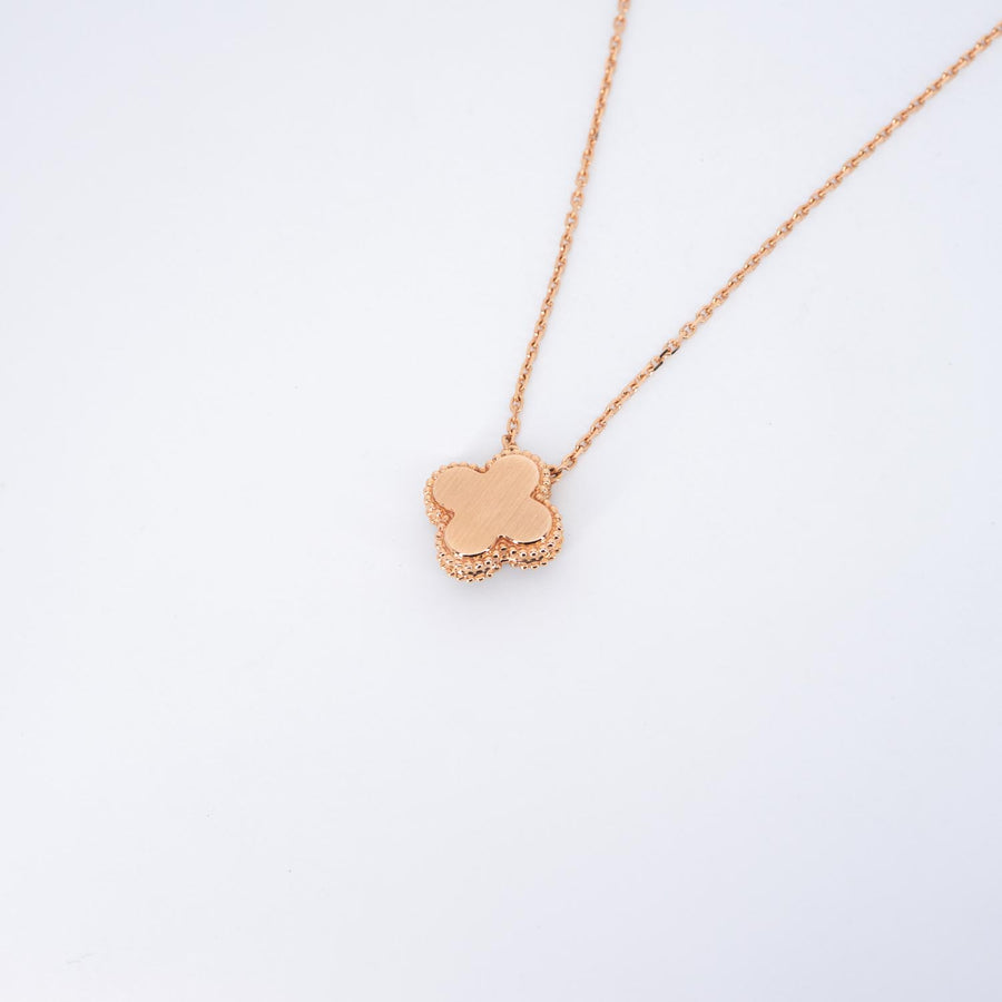 สร้อยและจี้ Van Cleef & Arpels Vintage Alhambra pendant, Obsidian from the 2023 Holiday collection 18K Rose Gold Size 37-41.5cm.# (Used) #vrvanl 7080