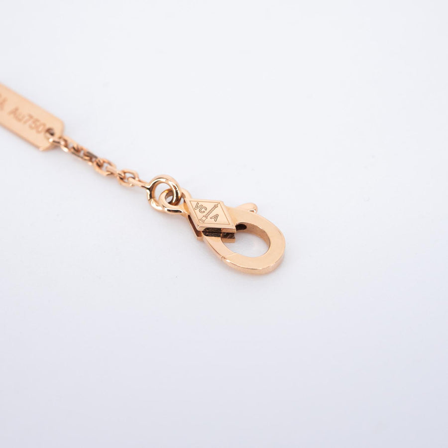 สร้อยและจี้ Van Cleef & Arpels Vintage Alhambra pendant, Obsidian from the 2023 Holiday collection 18K Rose Gold Size 37-41.5cm.# (Used) #vrvanl 7080