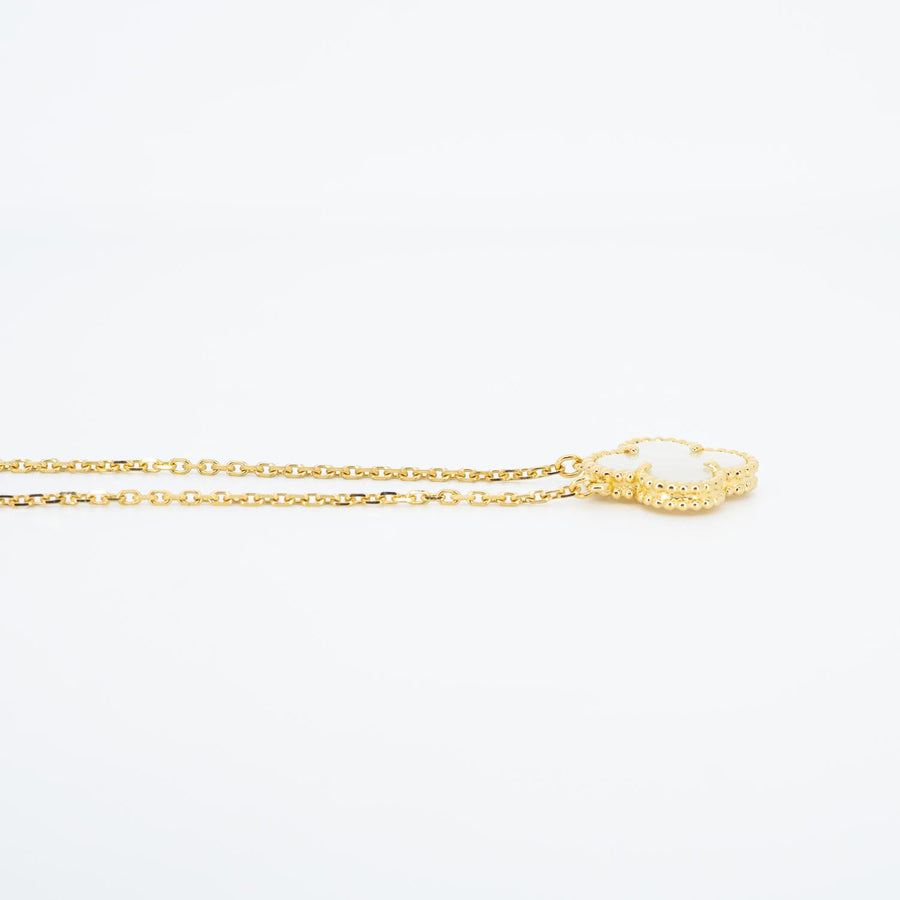สร้อยและจี้ Van Cleef & Arpels Vintage Alhambra pendant, Mother-of-pearl 18K Yellow Gold Size 37-41.5cm.# (Used) #vrvanl 7085
