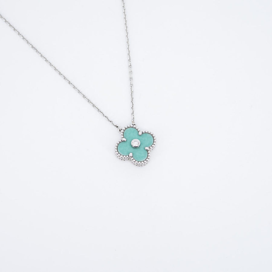 สร้อยและจี้ Van Cleef & Arpels Vintage Alhambra pendant, Green Celadon from the 2022 Holiday Collection 18K White Gold Size 37-41cm.# (Used) #vrvanl 7660