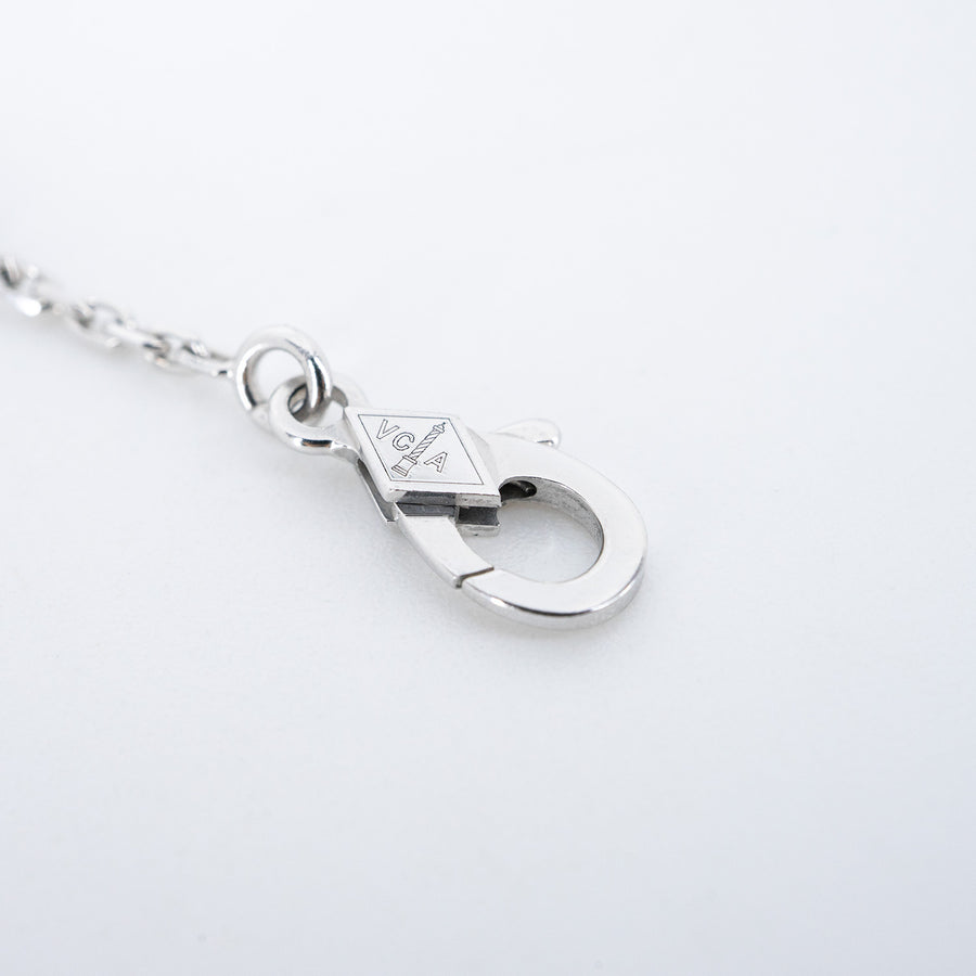 สร้อยและจี้ Van Cleef & Arpels Vintage Alhambra pendant, Green Celadon from the 2022 Holiday Collection 18K White Gold Size 37-41cm.# (Used) #vrvanl 7660