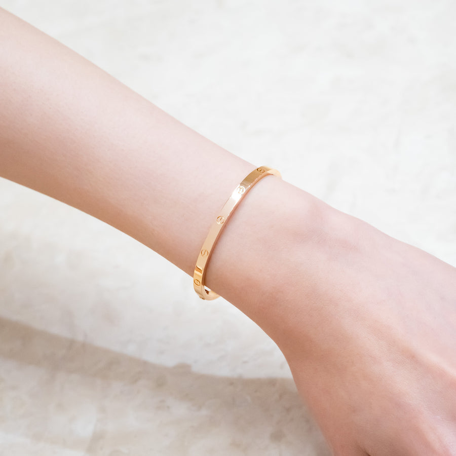 กำไลข้อมือ Cartier Love Bracelet, Small Model 18K Rose Gold Size 16# (Used) #vrcabim 7632