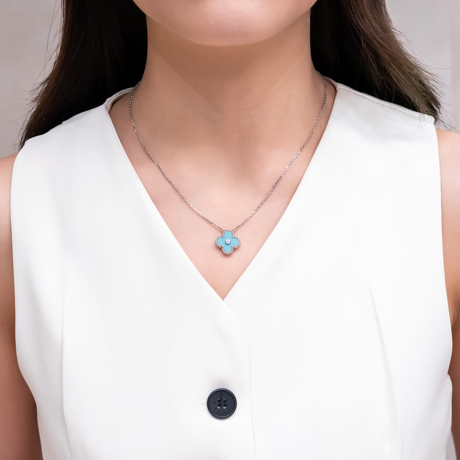 สร้อยและจี้ Van Cleef & Arpels Alhambra Holiday Pendant Necklace 2022 with Green Celadon and Diamonds 18K White Gold Size 37-42cm.# (Used) #vrvanl 7558