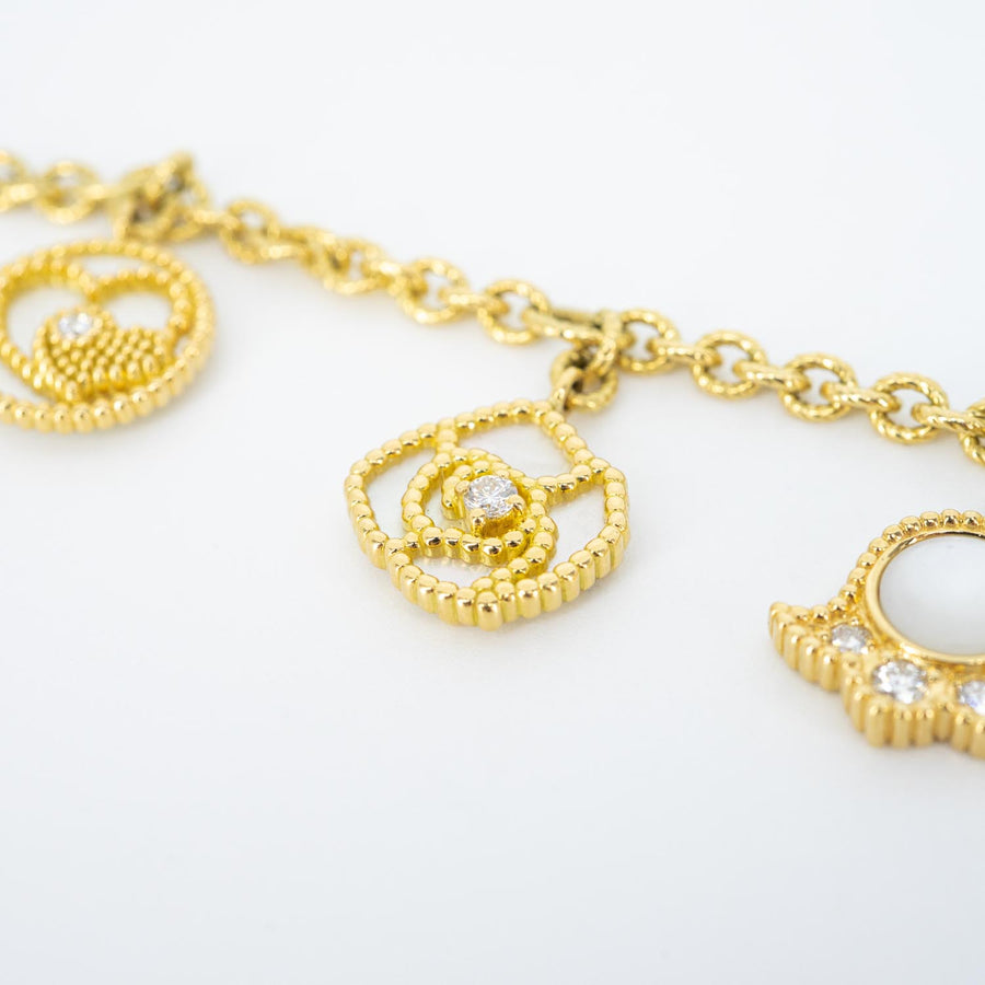 สร้อยข้อมือ Dior Dior Rose des Vents Bracelet, Mother of pearl, Diamonds 18K Yellow Gold Size 17cm.# (Used) #vrdi 1065