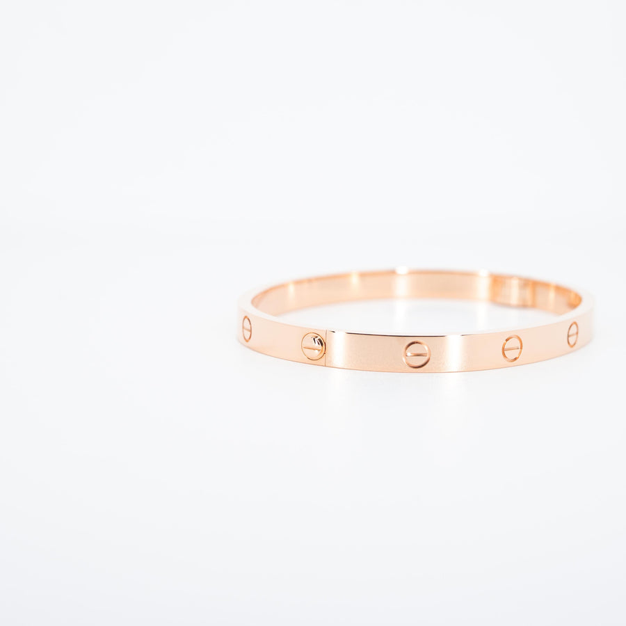 กำไลข้อมือ Cartier Love Bracelet, Medium Model 18K Rose Gold Size 16# (Used) #vrcan 7286