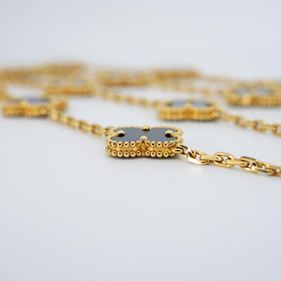 สร้อยคอ Van Cleef & Arpels Vintage Alhambra long necklace, 20 motifs, Onyx 18K Yellow Gold Size 85cm.# (Used) #vrva 0926