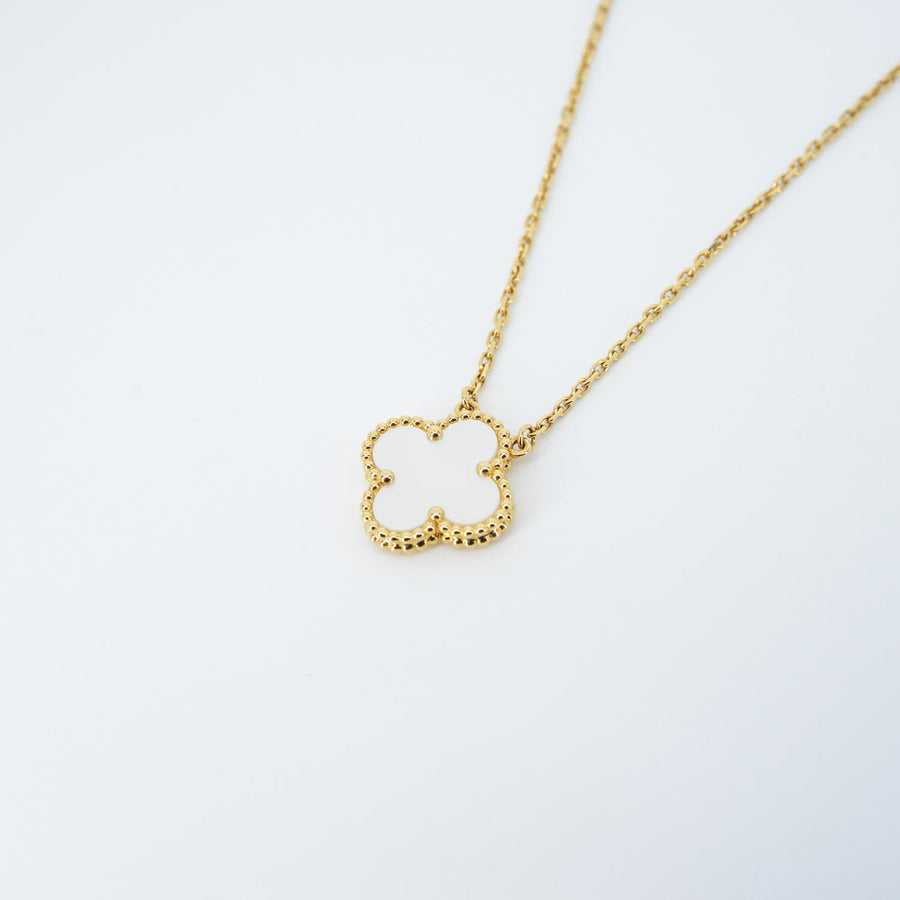 สร้อยและจี้ Van Cleef & Arpels Vintage Alhambra pendant, Mother-of-Pearl 18K Yellow Gold Size 37.5-42cm.# (Used) #vrvanl 7305