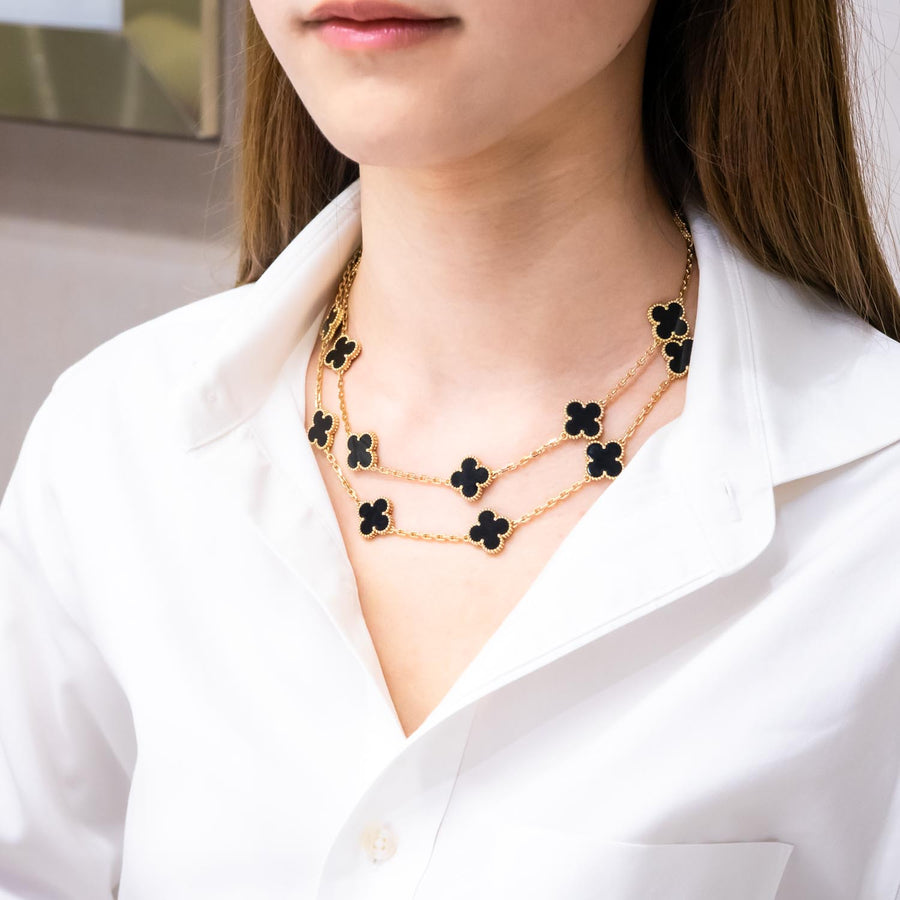 สร้อยคอ Van Cleef & Arpels Vintage Alhambra long necklace, 20 motifs, Onyx 18K Yellow Gold Size 85cm.# (Used) #vrva 0926