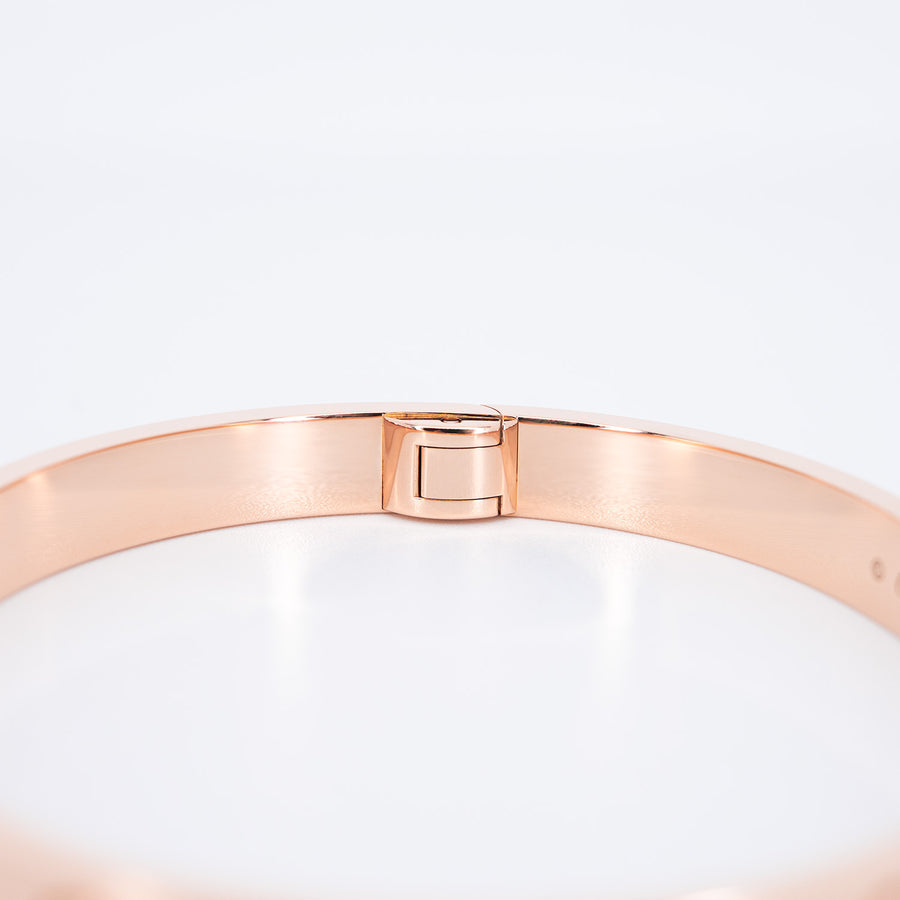 กำไลข้อมือ Cartier Love Bracelet 18K Rose Gold Size 18# (Used) #vrcab 7349
