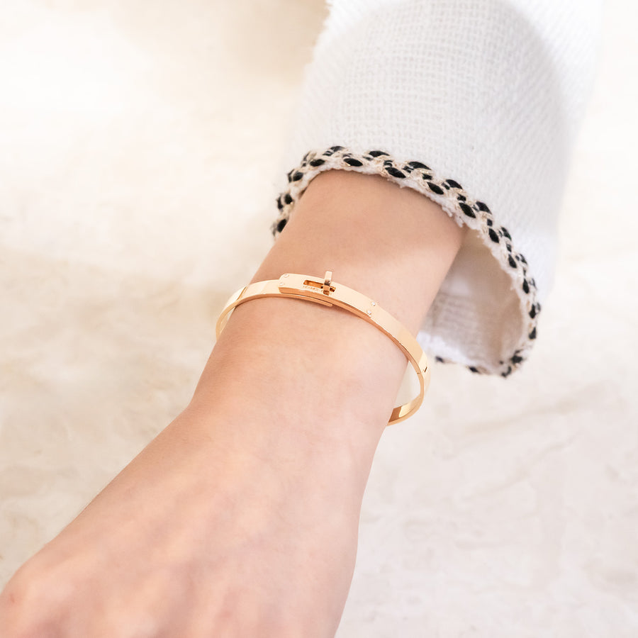 กำไลข้อมือ Hermes Kelly bracelet, small model 18K Rose Gold Size SH# (Used) #vrhe 0930