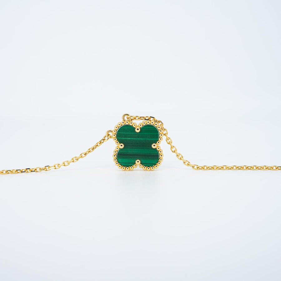 สร้อยและจี้ Van Cleef & Arpels Vintage Alhambra Pendant, Malachite 18K Yellow Gold Size 38-42cm.# (Used) #vrvanlimt 7384
