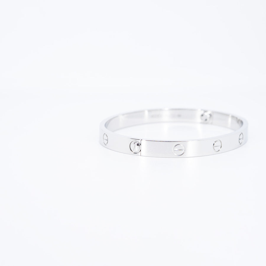กำไลข้อมือ Cartier Love Bracelet 18K White Gold Size 18# (Used) #vrca 0950