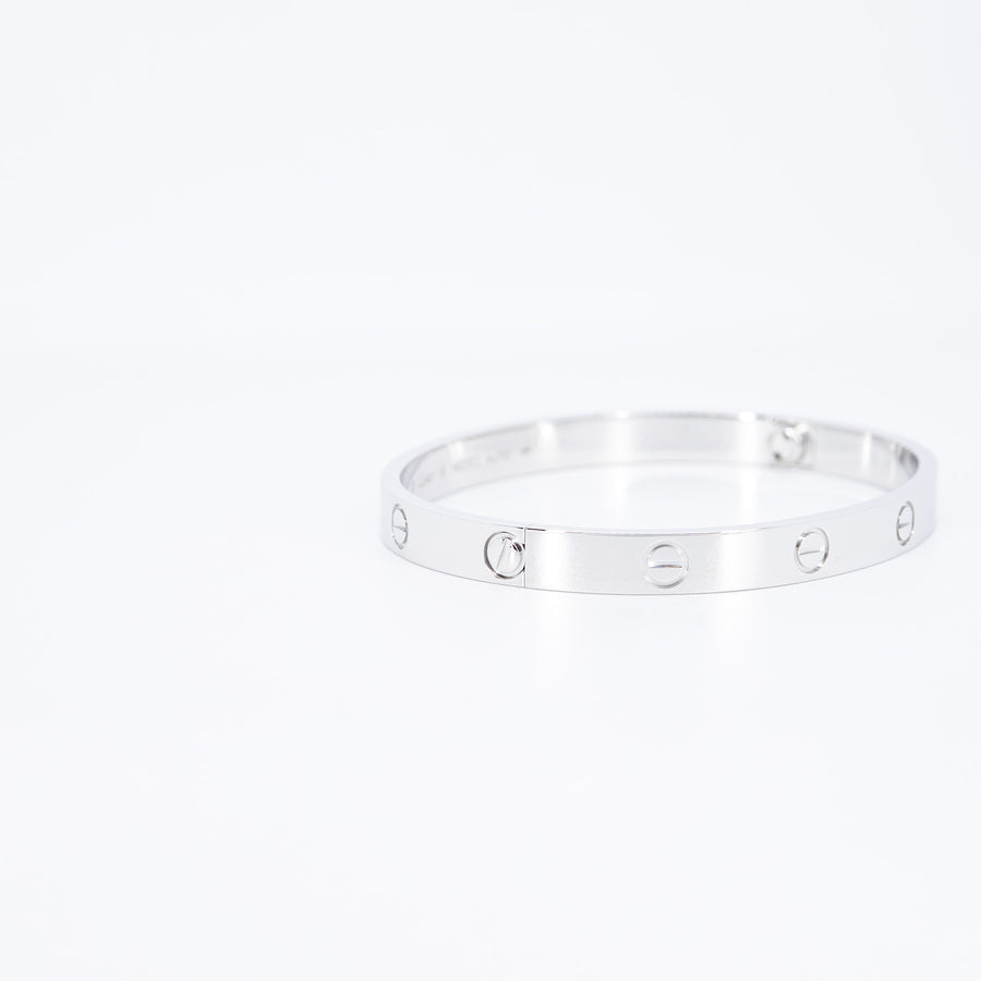 กำไลข้อมือ Cartier Love Bracelet 18K White Gold Size 18# (Used) #vrca 0950