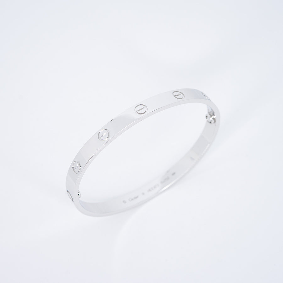 กำไลข้อมือ Cartier Love Bracelet 18K White Gold Size 18# (Used) #vrca 0950