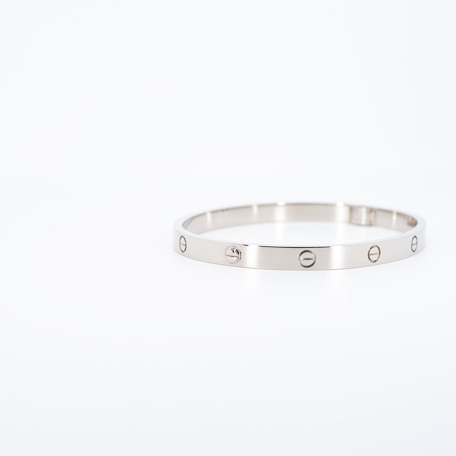 กำไลข้อมือ Cartier Love Bracelet, medium model 18K White Gold Size 18# (Used) #vrcab 7404