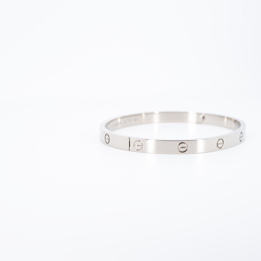 กำไลข้อมือ Cartier Love Bracelet, medium model 18K White Gold Size 18# (Used) #vrcab 7404