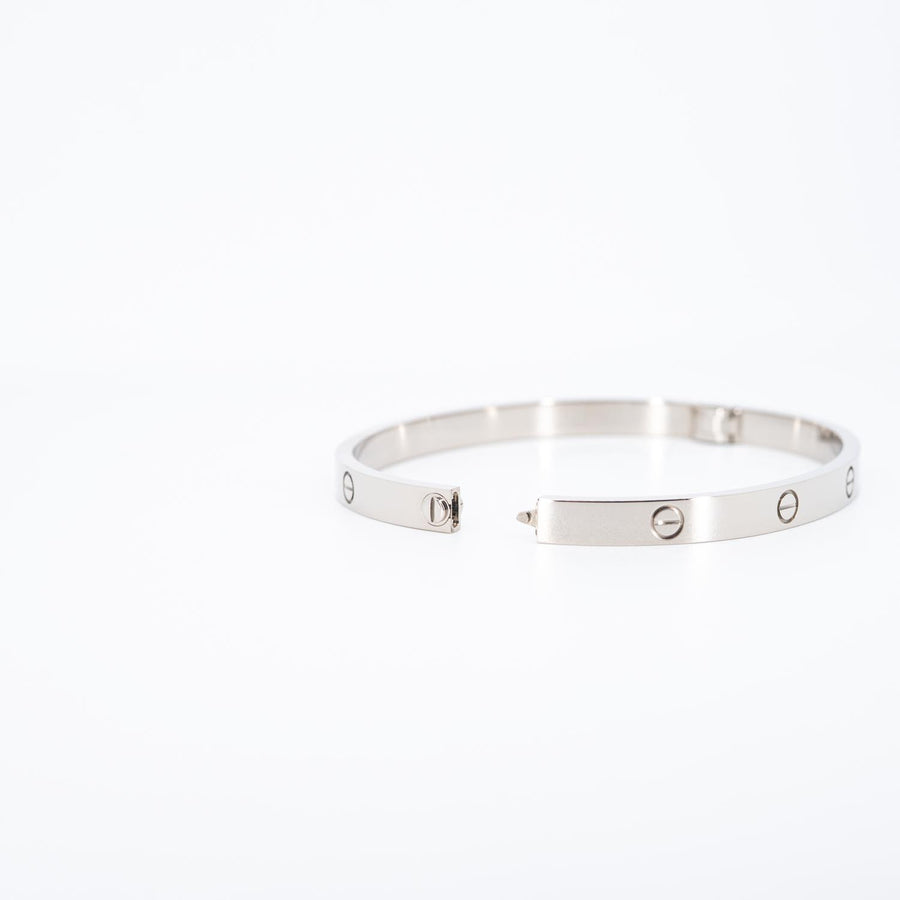 กำไลข้อมือ Cartier Love Bracelet, medium model 18K White Gold Size 18# (Used) #vrcab 7404