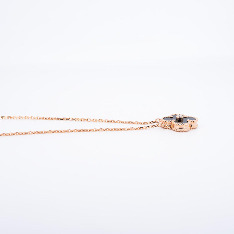 vrvanl 7448 24/09/25 Van Cleef &amp; Arpels Alhambra Holiday Pendant Necklace 2016 with Onyx, Diamonds, Limited Edition pg JE722152 10 DEC 2016 กล่องและการ์ด #T3