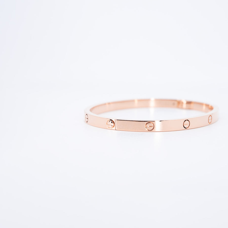 กำไลข้อมือ Cartier Love Bracelet, Small Model 18K Rose Gold Size 15# (Used) #vrcab 7438