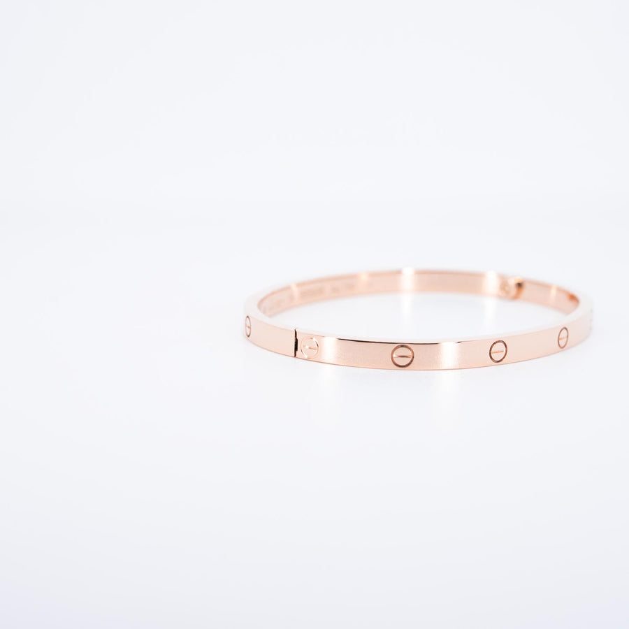 กำไลข้อมือ Cartier Love Bracelet, Small Model 18K Rose Gold Size 15# (Used) #vrcab 7438