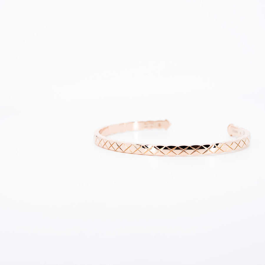 กำไลข้อมือ Chanel Coco Crush Cuff Bracelets Beige Gold Size S (16cm.)# (Used) #vrchb 7496