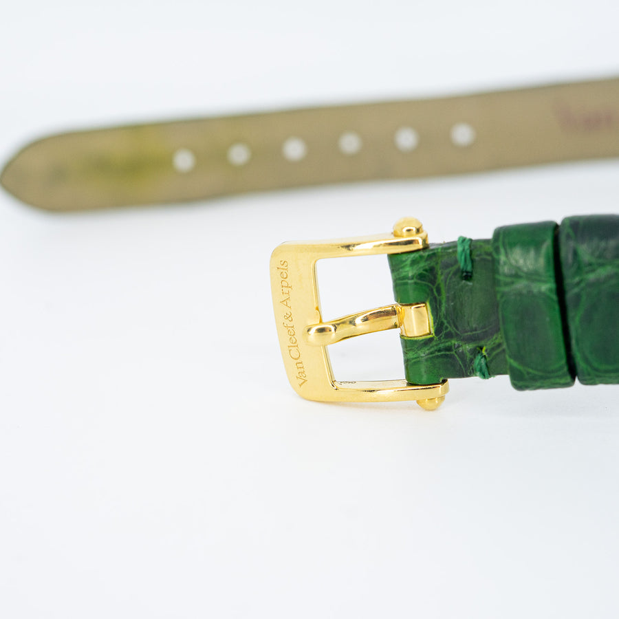 **hold k.aom**นาฬิกา Van Cleef & Arpels Alhambra Watch, Small Model, Mother-of-peal 18K Yellow Gold Size 26x26mm.# (Used) #vrvaw 7481