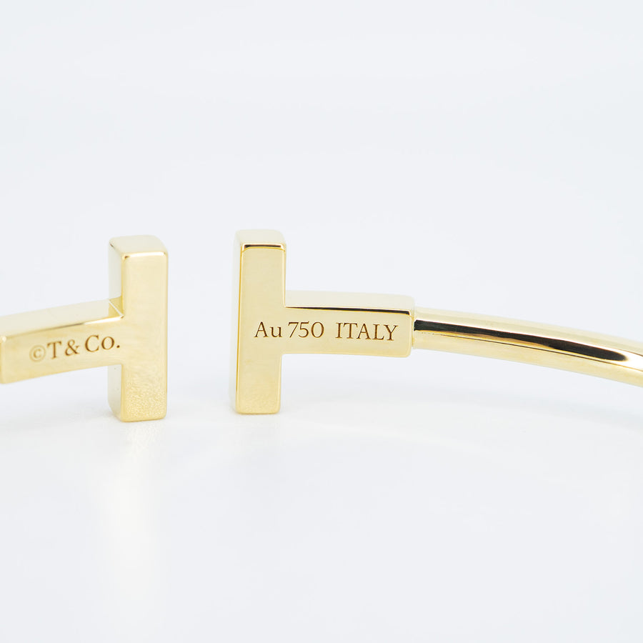 **Hold k.Bhanu Patr Bunnag** กำไลข้อมือ Tiffany & Co. Tiffany T Wire Bracelet, Mother-of-pearl 18K Yellow Gold Size M# (Used) #vrtib 7510